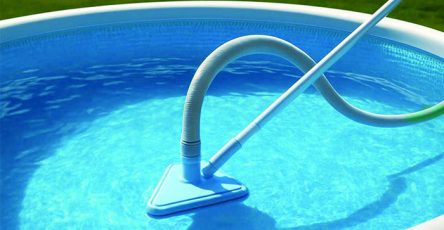 How to use a pool vacuum above ground